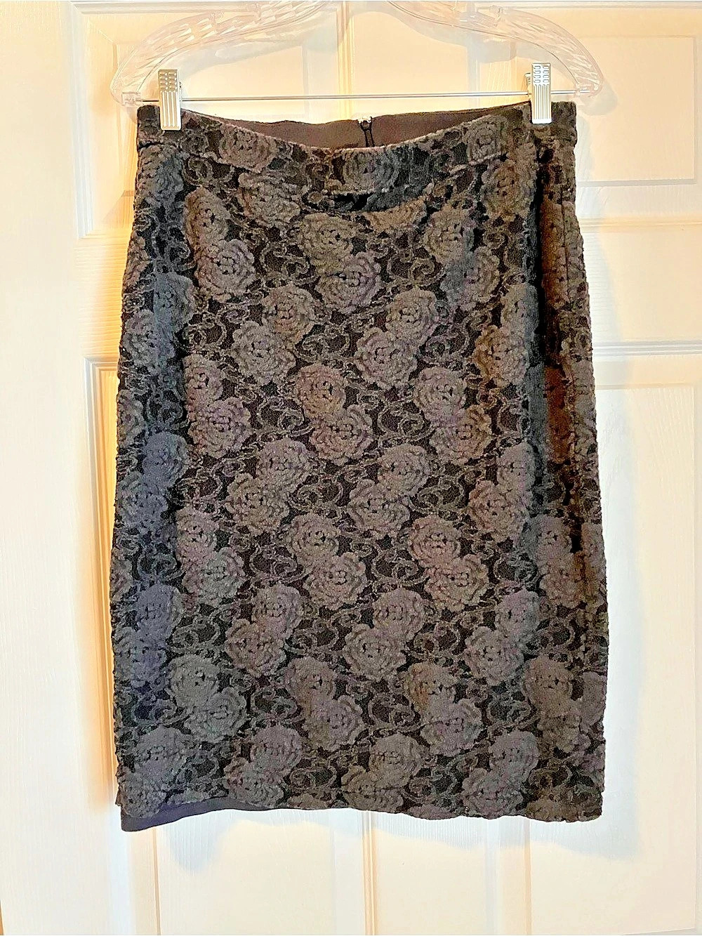 Maeve  Floral  Pencil Skirt Size Medium Black